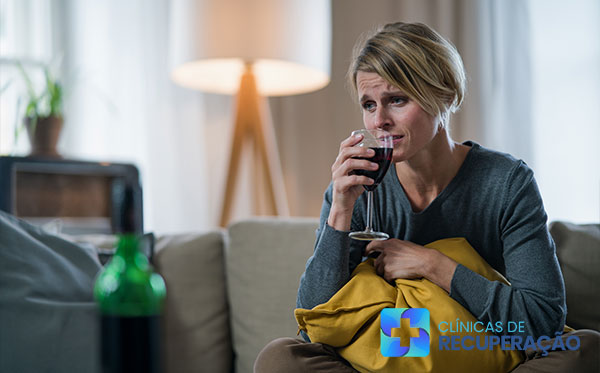 Mulher Alcoólatra Rio Verde de Mato Grosso - MS - Tratamento em Clínica de Reabilitação Mulher Alcoólatra Rio Verde de Mato Grosso - MS - Tratamento em Clínica de Reabilitação